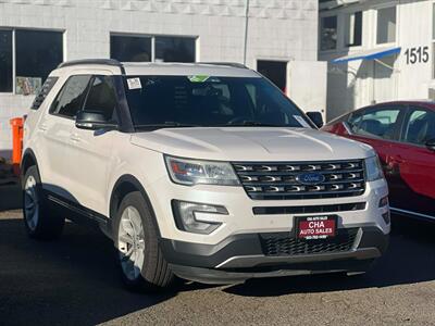 2017 Ford Explorer XLT   - Photo 2 - Portland, OR 97216