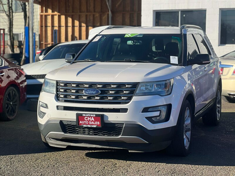 2017 Ford Explorer XLT   - Photo 1 - Portland, OR 97216