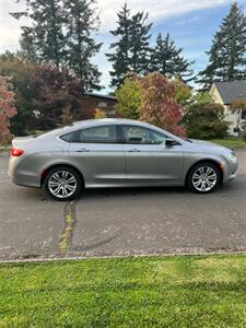 2015 Chrysler 200 Limited   - Photo 8 - Portland, OR 97216