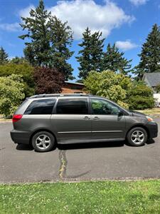 2005 Toyota Sienna CE 7 Passenger   - Photo 10 - Portland, OR 97216