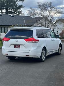 2011 Toyota Sienna XLE 8-Passenger   - Photo 8 - Portland, OR 97216