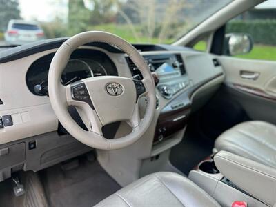 2011 Toyota Sienna XLE 8-Passenger   - Photo 21 - Portland, OR 97216