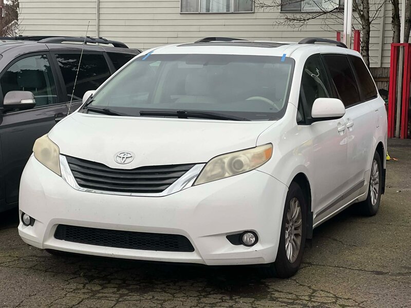 2011 Toyota Sienna XLE