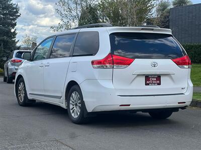 2011 Toyota Sienna XLE 8-Passenger   - Photo 6 - Portland, OR 97216