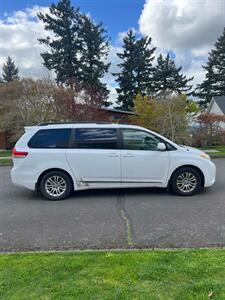 2011 Toyota Sienna XLE 8-Passenger   - Photo 10 - Portland, OR 97216