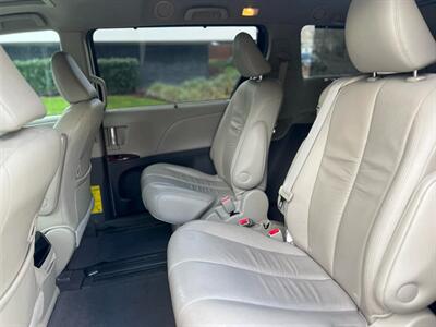 2011 Toyota Sienna XLE 8-Passenger   - Photo 15 - Portland, OR 97216