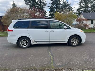2011 Toyota Sienna XLE 8-Passenger   - Photo 11 - Portland, OR 97216