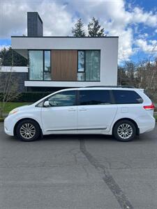 2011 Toyota Sienna XLE 8-Passenger   - Photo 3 - Portland, OR 97216