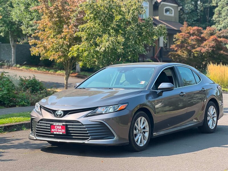 2021 Toyota Camry LE   - Photo 1 - Portland, OR 97216