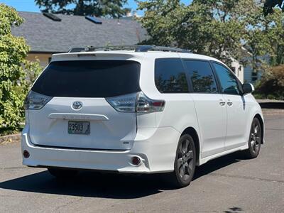 2016 Toyota Sienna SE 8-Passenger - Photo 10 - Portland, OR 97216