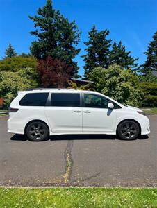 2016 Toyota Sienna SE 8-Passenger - Photo 11 - Portland, OR 97216