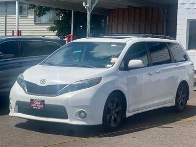 2016 Toyota Sienna SE 8-Passenger - Photo 1 - Portland, OR 97216