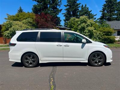 2016 Toyota Sienna SE 8-Passenger - Photo 12 - Portland, OR 97216