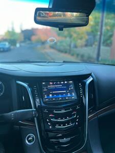 2018 Cadillac Escalade ESV Premium Luxury   - Photo 33 - Portland, OR 97216