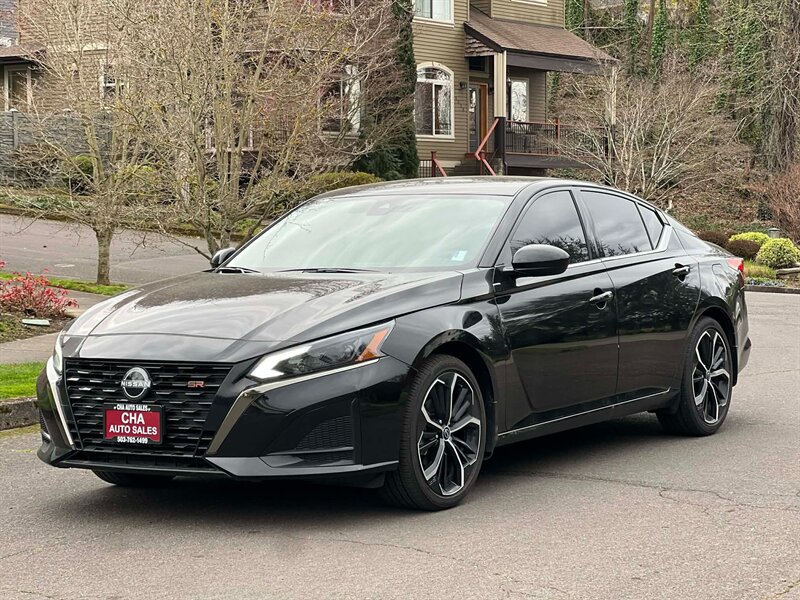 2025 Nissan Altima 2.5 SR   - Photo 1 - Portland, OR 97216