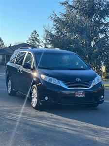 2012 Toyota Sienna XLE 8-Passenger   - Photo 11 - Portland, OR 97216