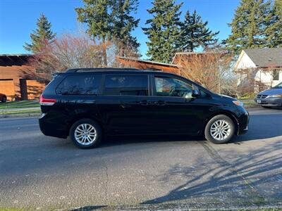 2012 Toyota Sienna XLE 8-Passenger   - Photo 8 - Portland, OR 97216