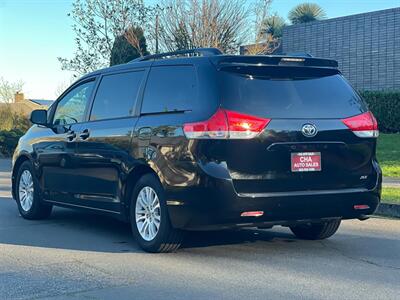 2012 Toyota Sienna XLE 8-Passenger   - Photo 5 - Portland, OR 97216