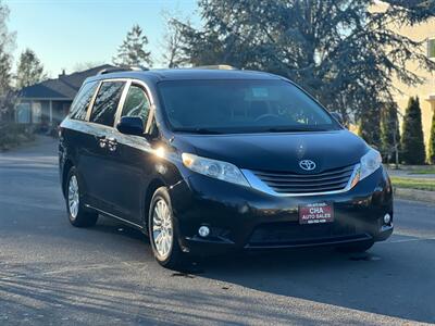 2012 Toyota Sienna XLE 8-Passenger   - Photo 10 - Portland, OR 97216