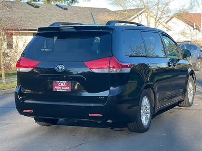 2012 Toyota Sienna XLE 8-Passenger   - Photo 7 - Portland, OR 97216