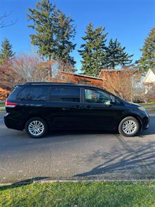 2012 Toyota Sienna XLE 8-Passenger   - Photo 9 - Portland, OR 97216