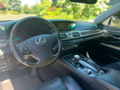 2013 Lexus LS 460   - Photo 25 - Portland, OR 97216