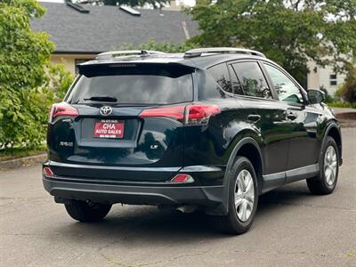 2017 Toyota RAV4 LE - Photo 10 - Portland, OR 97216