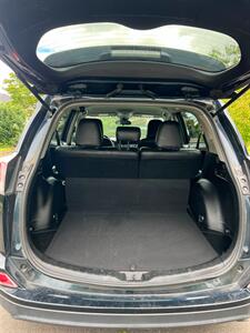 2017 Toyota RAV4 LE - Photo 20 - Portland, OR 97216