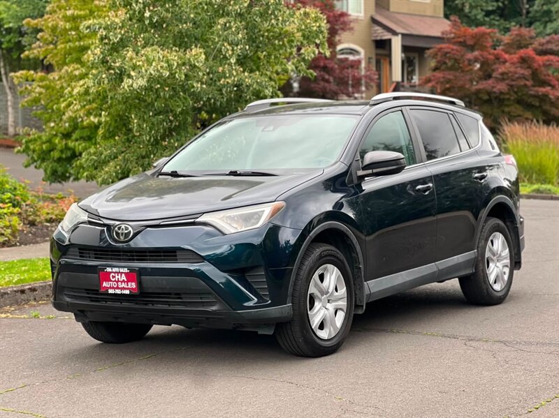 2017 Toyota RAV4 LE   - Photo 1 - Portland, OR 97216