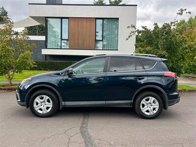 2017 Toyota RAV4 LE - Photo 4 - Portland, OR 97216