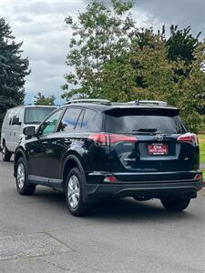 2017 Toyota RAV4 LE - Photo 5 - Portland, OR 97216