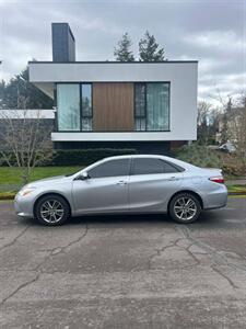 2015 Toyota Camry SE   - Photo 3 - Portland, OR 97216
