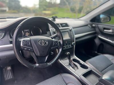 2015 Toyota Camry SE   - Photo 18 - Portland, OR 97216