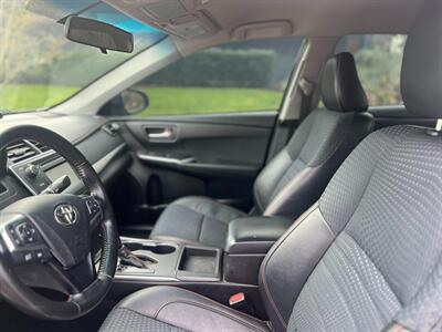 2015 Toyota Camry SE   - Photo 17 - Portland, OR 97216