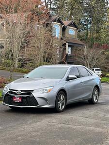 2015 Toyota Camry SE   - Photo 2 - Portland, OR 97216