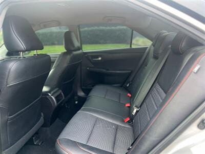 2015 Toyota Camry SE   - Photo 15 - Portland, OR 97216