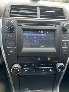 2015 Toyota Camry SE   - Photo 21 - Portland, OR 97216