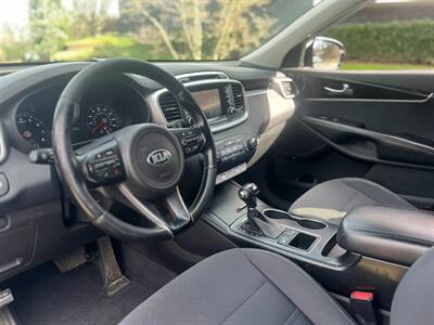 2017 Kia Sorento L   - Photo 18 - Portland, OR 97216