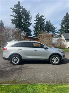2017 Kia Sorento L   - Photo 8 - Portland, OR 97216
