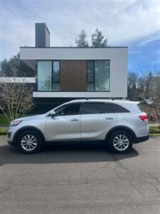 2017 Kia Sorento L   - Photo 2 - Portland, OR 97216