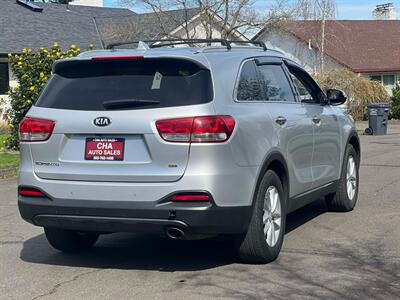 2017 Kia Sorento L   - Photo 6 - Portland, OR 97216