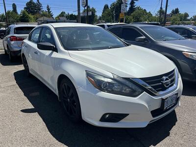 2017 Nissan Altima 2.5 SR   - Photo 2 - Portland, OR 97216