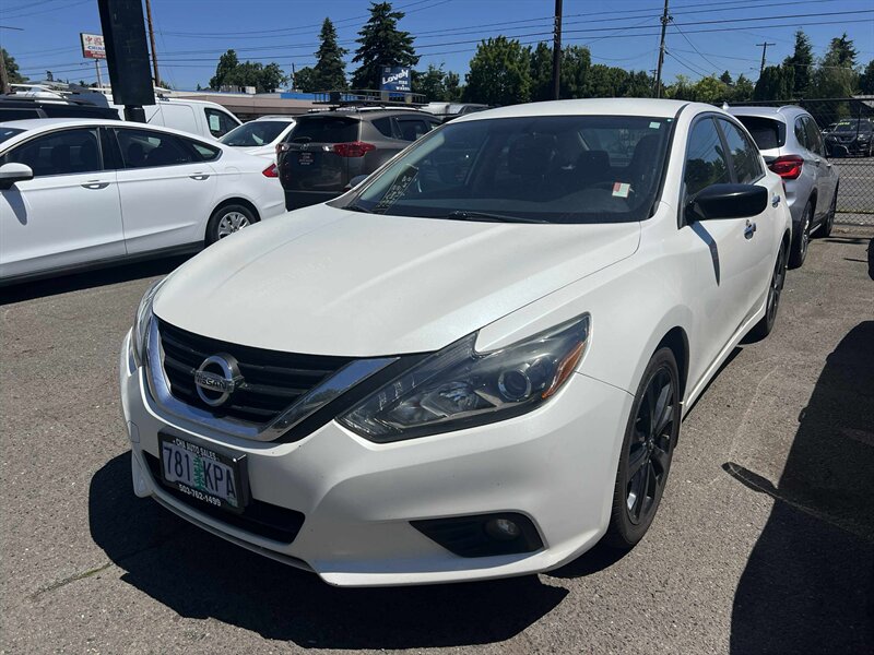 2017 Nissan Altima 2.5 SR - Photo 1 - Portland, OR 97216