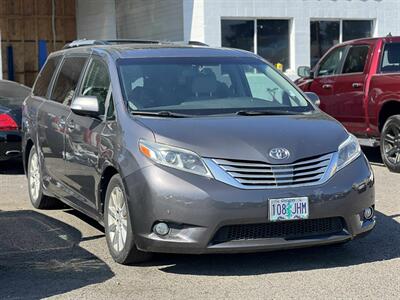 2016 Toyota Sienna Limited 7-Passenger   - Photo 2 - Portland, OR 97216