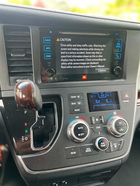 2016 Toyota Sienna Limited - Photo 28