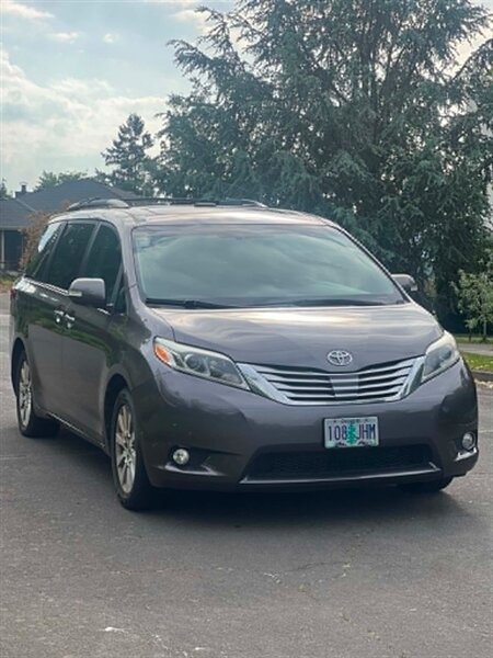 2016 Toyota Sienna Limited - Photo 10