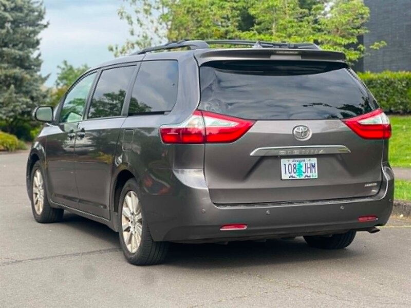 2016 Toyota Sienna Limited - Photo 6