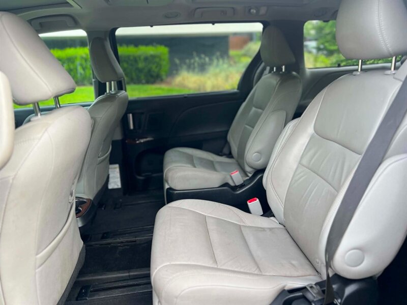 2016 Toyota Sienna Limited - Photo 20
