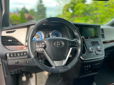 2016 Toyota Sienna Limited 7-Passenger - Photo 25 - Portland, OR 97216