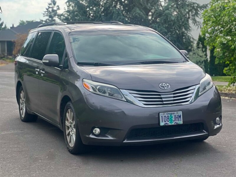 2016 Toyota Sienna Limited - Photo 11